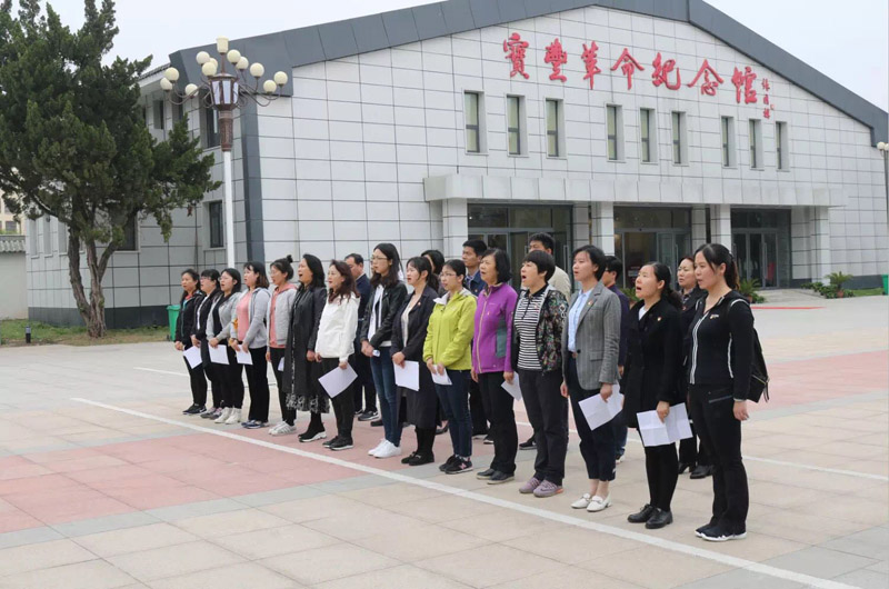 图5：齐唱《我和我的祖国》.jpg
